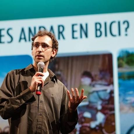 Facundo cantelmi   transmedia   en bici