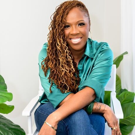 Shate hayes headshot 2025 cropped