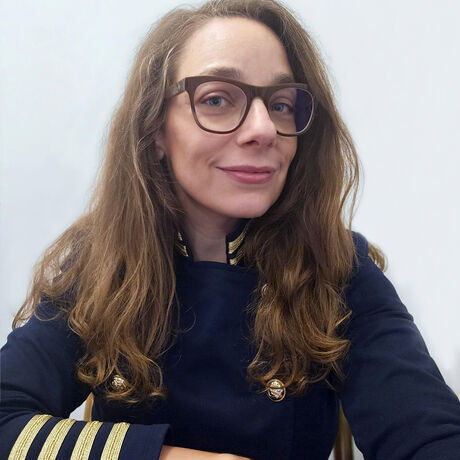 Clara headshot clean