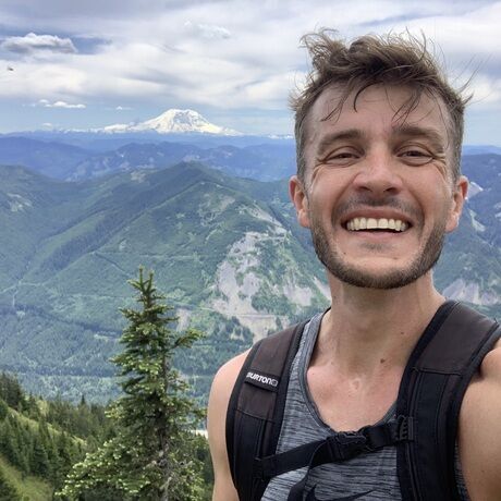 Evann strathern headshot