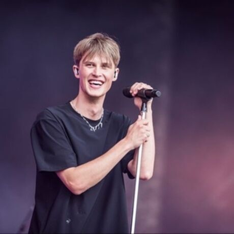 Victor leksell merch