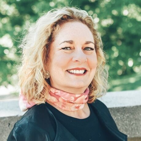 Catherinelc headshot