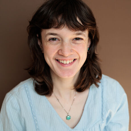 Hannah skiotis headshot 1