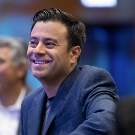 Headshot 2022 social media 2